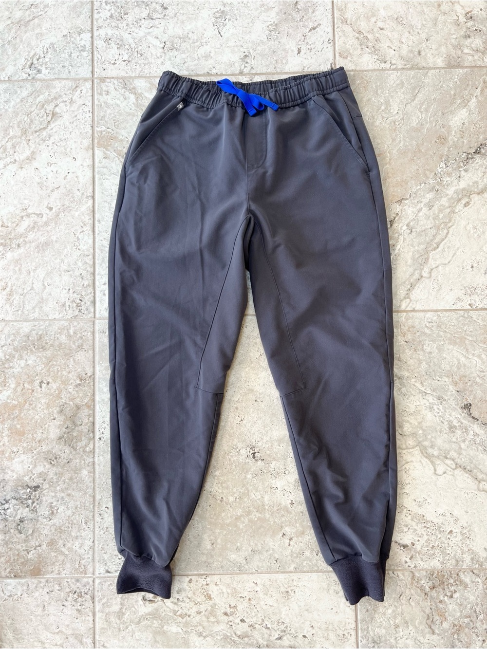 FIGS Tansen Jogger Scrub 5 Pocket Pants Charcoal Grey (PO #1873), sz Small Short